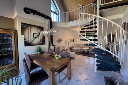 Helle Maisonettewohnung mit Galerie, Balkon und Stellplatz in Dortmund Gartenstadt zu vermieten