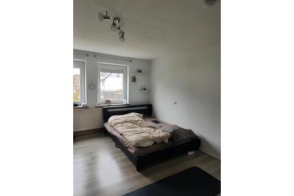 Schönes großes WG Zimmer ( keine Küche ) - Augsburg Haunstetten-Siebenbrunn