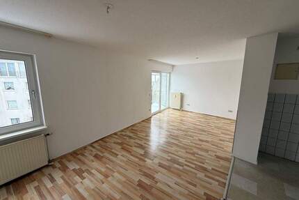 Endlich raus bei Mama - 2 Zimmer für deinen Neustart mit Balkon in guter Lage - Wolfsburg Laagberg