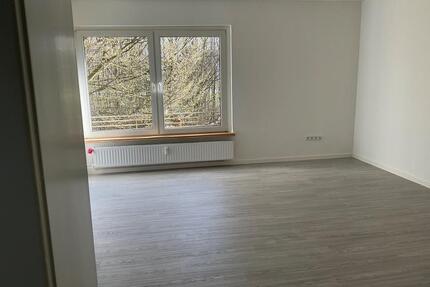 Komplett sanierte 3 Zimmer Wohnung mit Balkon in Gelsenkirchen zu vermieten