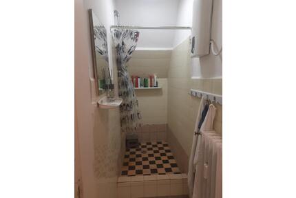 Möbliertes Wg Zimmer frei ab 1. April - Bremen