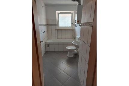 2 Zimmer Wohnung mit 2 Balkone, KDB - Wuppertal Elberfeld