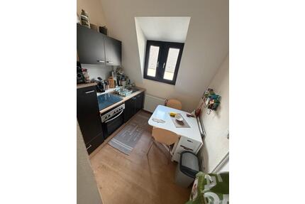 2-Zimmer Dachgeschosswohnung mit Einbauküche in Oberhausen Mitte