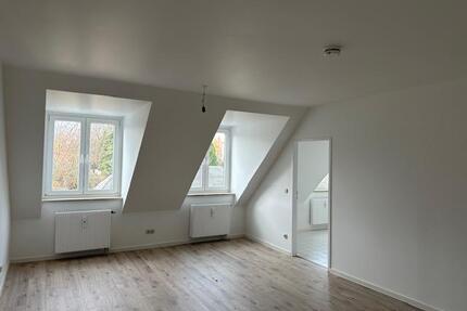 Schöne 2-Zimmer Dachgeschosswohnung in idyllischer Lage - Chemnitz Euba