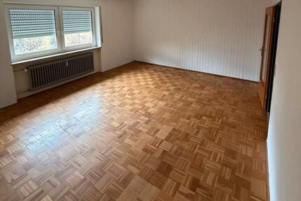 3 Zimmer Mietwohnung in Wassertrüdingen, Balkon, Garage, EG