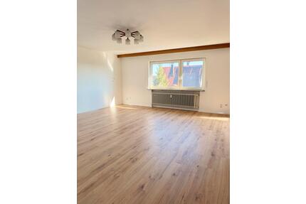 Helle 5-Zimmer Wohnung mit Balkon und Einbauküche in Rutesheim