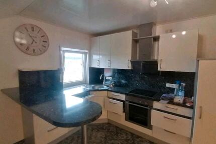 Geräumige 3 Zimmer DG Wohnung - 1.100,00&nbsp;EUR Kaltmiete, ca.&nbsp; 90,00&nbsp;m&sup2; in Langgöns (PLZ: 35428)