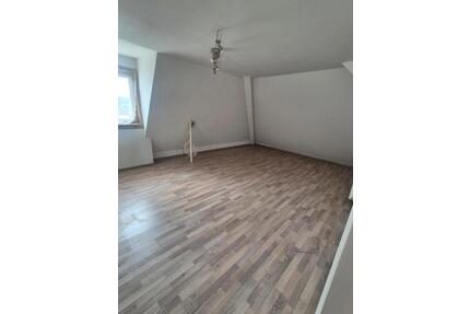 3 Zimmer Dachgeschosswohnung - 700,00&nbsp;EUR Kaltmiete, ca.&nbsp; 69,00&nbsp;m&sup2; in Albstadt (PLZ: 72458)