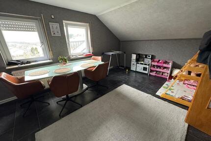 3 Zimmer DG Wohnung schöne und helle - Gaildorf