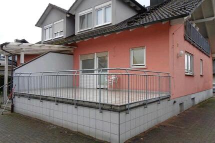 2 12 Zimmer Hochparterre Wohnung in Neunkirchen