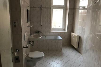 Gepflegte 3-Zimmer mit Laminat und Wannenbad in Uni- und Zentrumsnähe* - Chemnitz