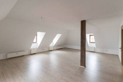 Gemütliche renovierte 4 Zimmer Wohnung in der Kreisstadt Löbau - preiswertes Heizen durch Fernwärme