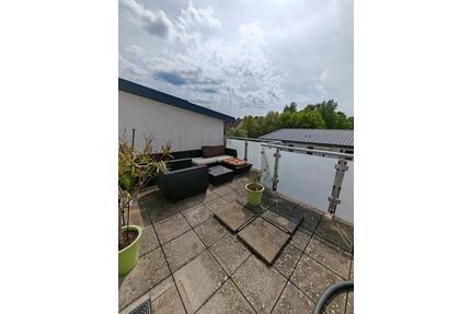 moderne 2-Zi. Whg im DG mit größem Balkon, Aufzug, TG - Braunschweig Wabe-Schunter-Beberbach