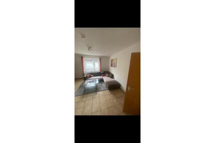 2 Zimmer , Küche ( Einbauküche VB 100 €) Essdiele, Dusche, Gäste-WC - Mertesdorf