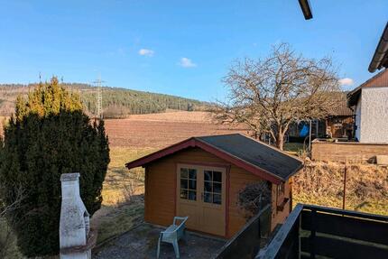 Gepflegte 2,5-Zimmer Dachgeschosswohnung mit Balkon - Weidenberg