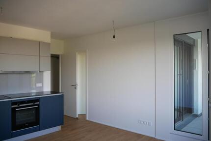 Kleine 2-Zimmer Wohnung mit Loggia im Top Floor - München Aubing-Lochhausen-Langwied