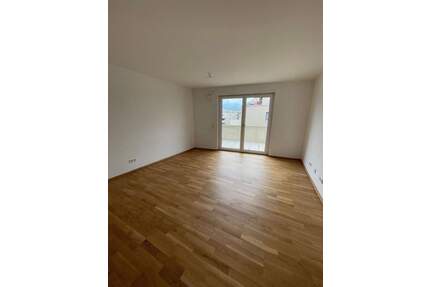 Großzügige 4-Zimmer Wohnung. mit Süd- West Balkon, inkl. Einbauküche - Stein