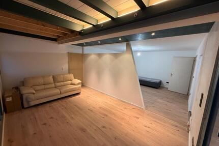 2 Zimmer Küche Bad Balkon frisch renoviert - Stutensee