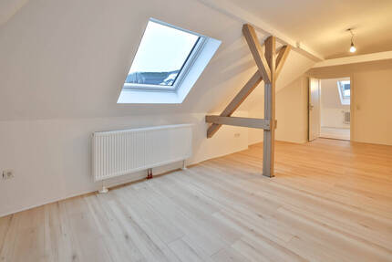 Neu renoviert 2 Zimmer mit Küche! Kistnerstr. 26 - Bremerhaven Lehe