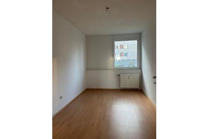 3 Zimmer Wohnung in Waldbröl - 585,00&nbsp;EUR Kaltmiete, ca.&nbsp; 86,00&nbsp;m&sup2; in Waldbröl (PLZ: 51545)