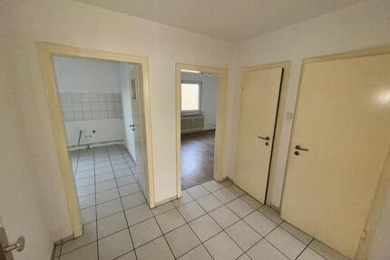 Helle 4-Zimmer Dachgeschosswohnung in Duisburg-Duissern
