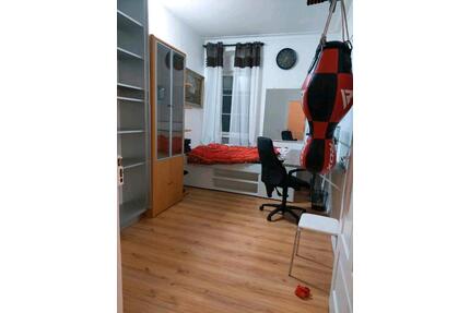 Möbliertes Zimmer zu vermieten - 500,00&nbsp;EUR Kaltmiete, ca.&nbsp; 13,00&nbsp;m&sup2; in Esslingen am Neckar (PLZ: 73728)