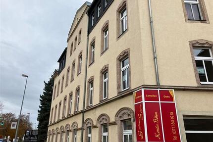 Großzügige 3-Zimmer mit Garage, Laminat, EBK und Wannenbad in guter Lage - Chemnitz Rabenstein