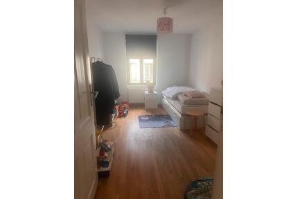 MIETFREI Zimmer in WG für Babysitting - Berlin Pankow