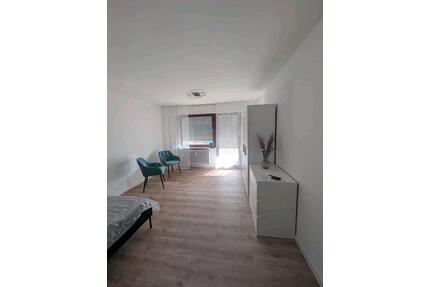 Möbliertes WG Zimmer in 2er WG nahe Schlossgarten - Stuttgart Stuttgart-Ost