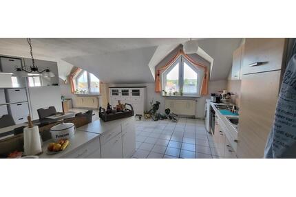 Helle Wohnung mit Fernblick und sonnigem Balkon 2 Zimmer in Riedstadt