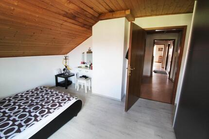 1-3 Zimmer WG für ReferendarInnen in Hohenlinden, Lkr EBE, ED