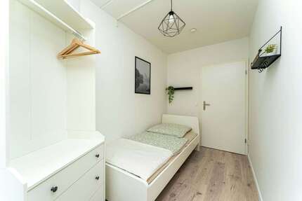 WG-Zimmer in Berlin 680,00 € 12 m²