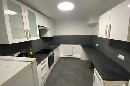 Möblierte Wohnung, als WG geeignet,in Nauheim 1500 Warm