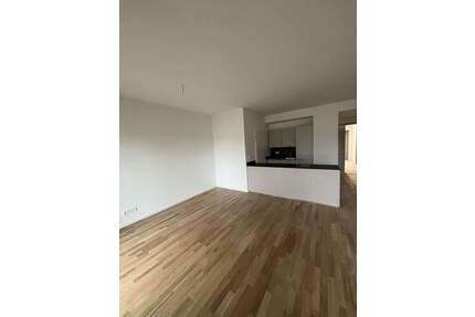 4 Zimmer mit großem Südbalkon - 1.885,00&nbsp;EUR Pauschalmiete, ca.&nbsp; 95,00&nbsp;m&sup2;&nbsp;Wohnfl&auml;che in Berlin (PLZ: 13587) Spandau
