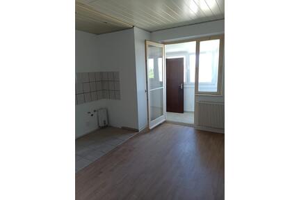 Ruhige 1-Zimmer Whg. &Wintergarten (Besichtigung am 21.05 |16Uhr) - Neunkirchen