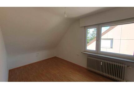 Helle 3-Zimmer Wohnung im 2. OG mit kl. Balkon in Stuttgart-Rohr