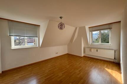 gemütliche 3 Zimmer Dachgeschoss Wohnung - 48 m2 Wohnfl. - Chemnitz Klaffenbach