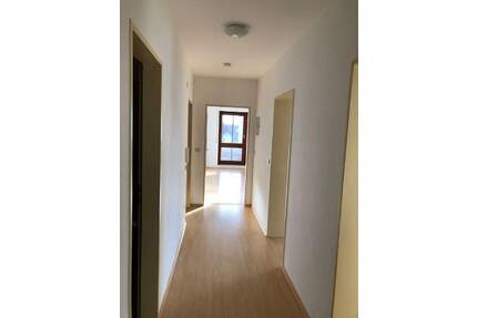 Helle und großzügige 3,5 Zimmer Wohnung mit Südbalkon - Vilsbiburg