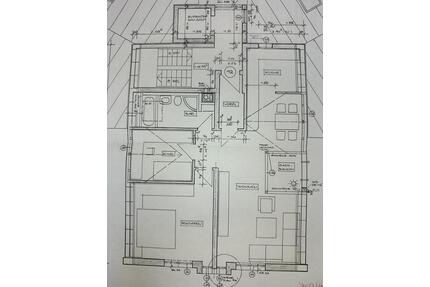 Stilvolle 3,5 Zimmer Dachgeschosswohnung mit besonderem Raumgefühl & Privatsphäre, Aufzug & EBK - Kornwestheim