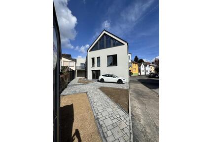 Hochwertige 3-Zimmer-Wohnung mit Sonnenterrasse im Architektenhaus in Bonn-Schweinheim.