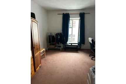 WG Zimmer in Passau (Bayern) - 350,00&nbsp;EUR Kaltmiete, ca.&nbsp; 21,00&nbsp;m&sup2; in Neu-Isenburg (PLZ: 63263)