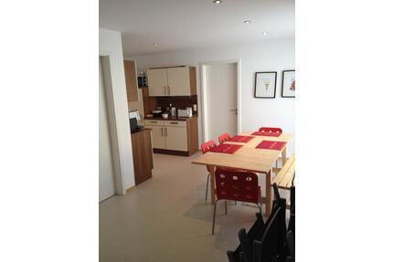 Schöne helle möblierte Zimmer für BA Studenten, 