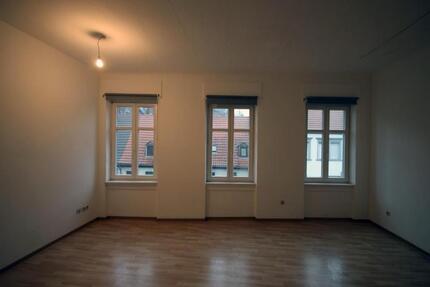 Wohnung 2 Zimmer ZKB mit EBK im Zentrum von St. Ingbert -Maxplatz - Sankt Ingbert