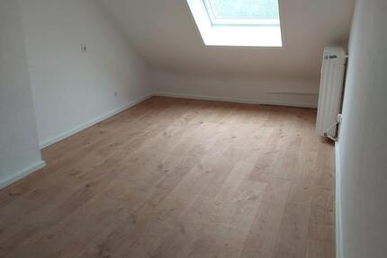 Modernisierte 2- Zimmer Wohnung in Frankfurt Schwanheim - Frankfurt am Main