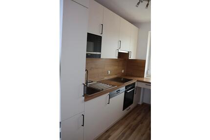 2 Zimmer Wohnung mit moderner Einbauküche und Balkon - Burghausen