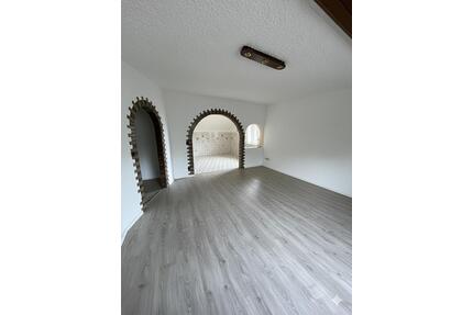 3 Zimmer Wohnung 74 qm Nachtspeicherheizung DG - Essen Stadtbezirk VI