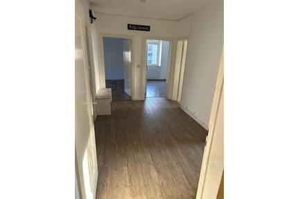 großzügige 3 ZKB - Wohnung in Kumpfmühl WG möglich - Regensburg Ganghofersiedlung