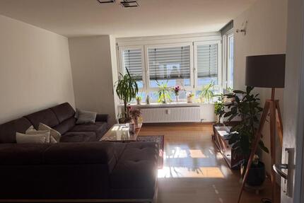Gehobene 3,5-Zimmer Wohnung mit Süd-Balkon & EBK in Stuttgart