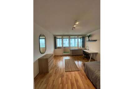 WG-Zimmer in München 990,00 € 17 m²