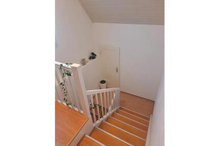 Zwei Zimmer OG - 850,00&nbsp;EUR Kaltmiete, ca.&nbsp; 55,00&nbsp;m&sup2; in Neustadt (Hessen) (PLZ: 35279)